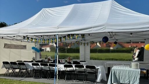 Partytält, vitt 4x8 m för student och fest i Göteborg